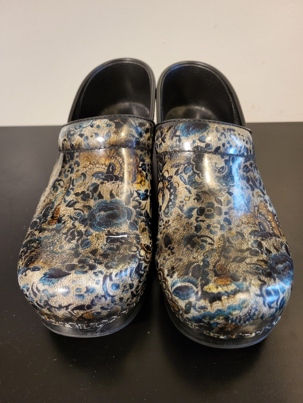 Dansko Womens Floral Nursing Clogs